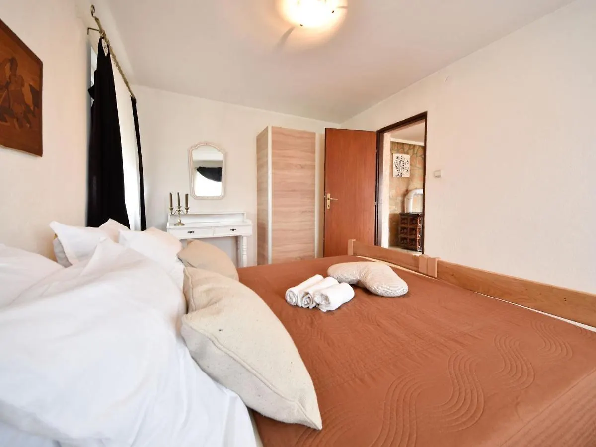 Apartment Marijana Gornji Karin Croatie